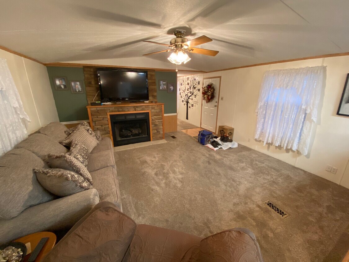 409 Stone Way, Atkins, VA 24311 House Rental in Atkins, VA