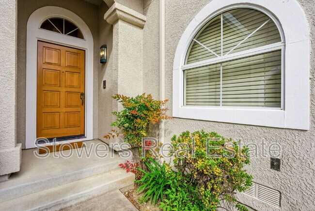 Foto del edificio - 350 Bellflower Dr