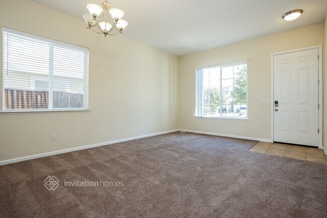 Building Photo - 4064 Heaton Ct