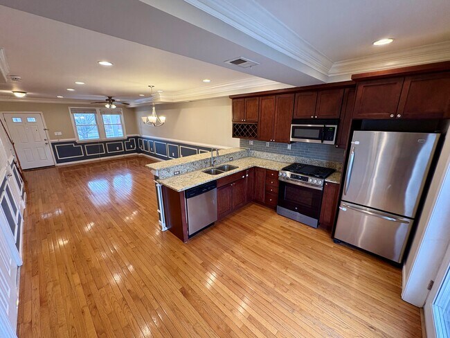 Cocina - 1916 C St NE