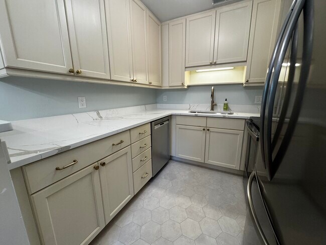 Foto del edificio - 753 Ashdale Dr