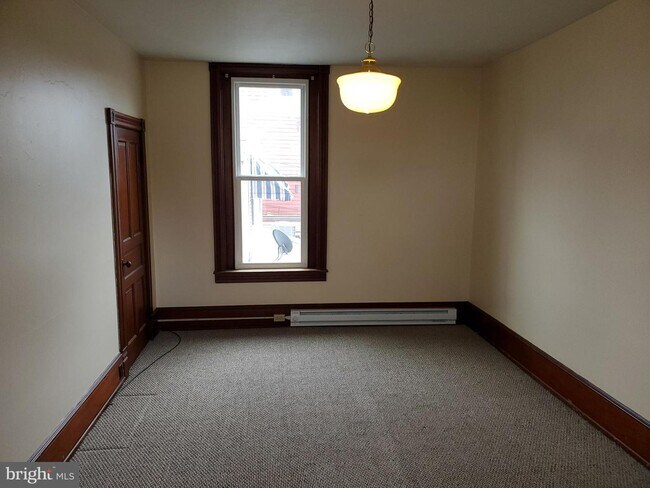Foto del edificio - 213 W Market St