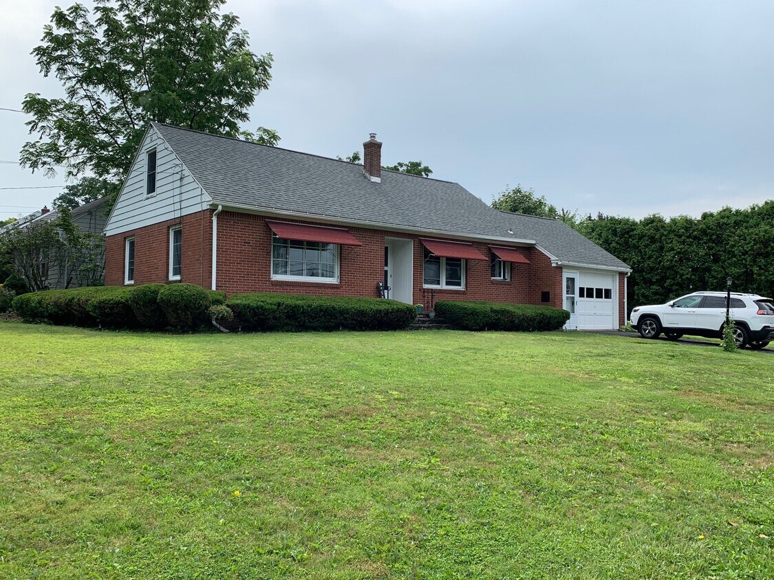 Foto principal - 301 W Manchester Rd