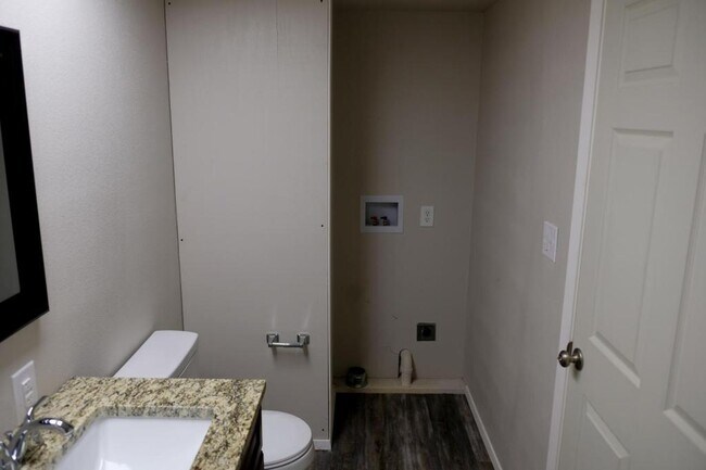Foto del edificio - 12198 Farm to Market Rd 730 N