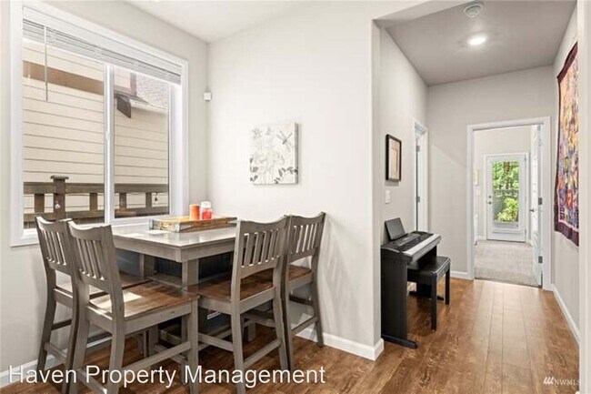 Building Photo - 1 br, 1 bath House - 32889 Ash Ave SE
