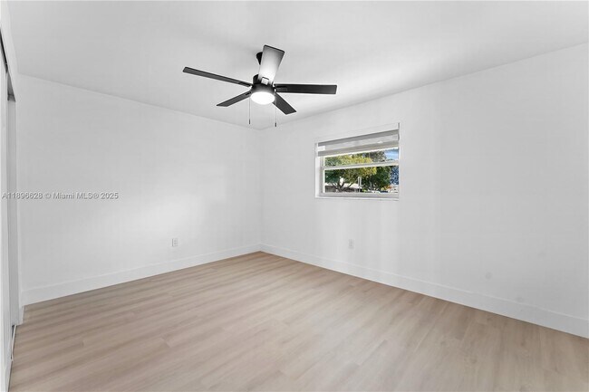 Foto del edificio - 2600 NW 68th Way