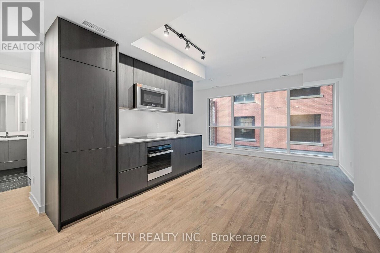 Photo principale - 327-327 King St W