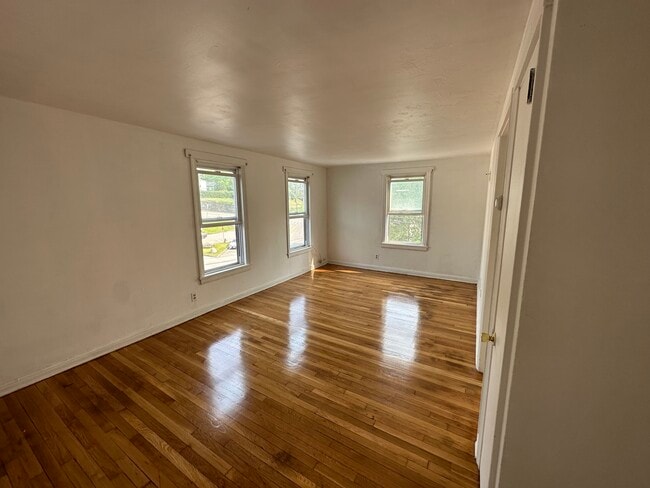 Building Photo - 258 Broad St