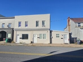 Building Photo - 113 W Blaine St