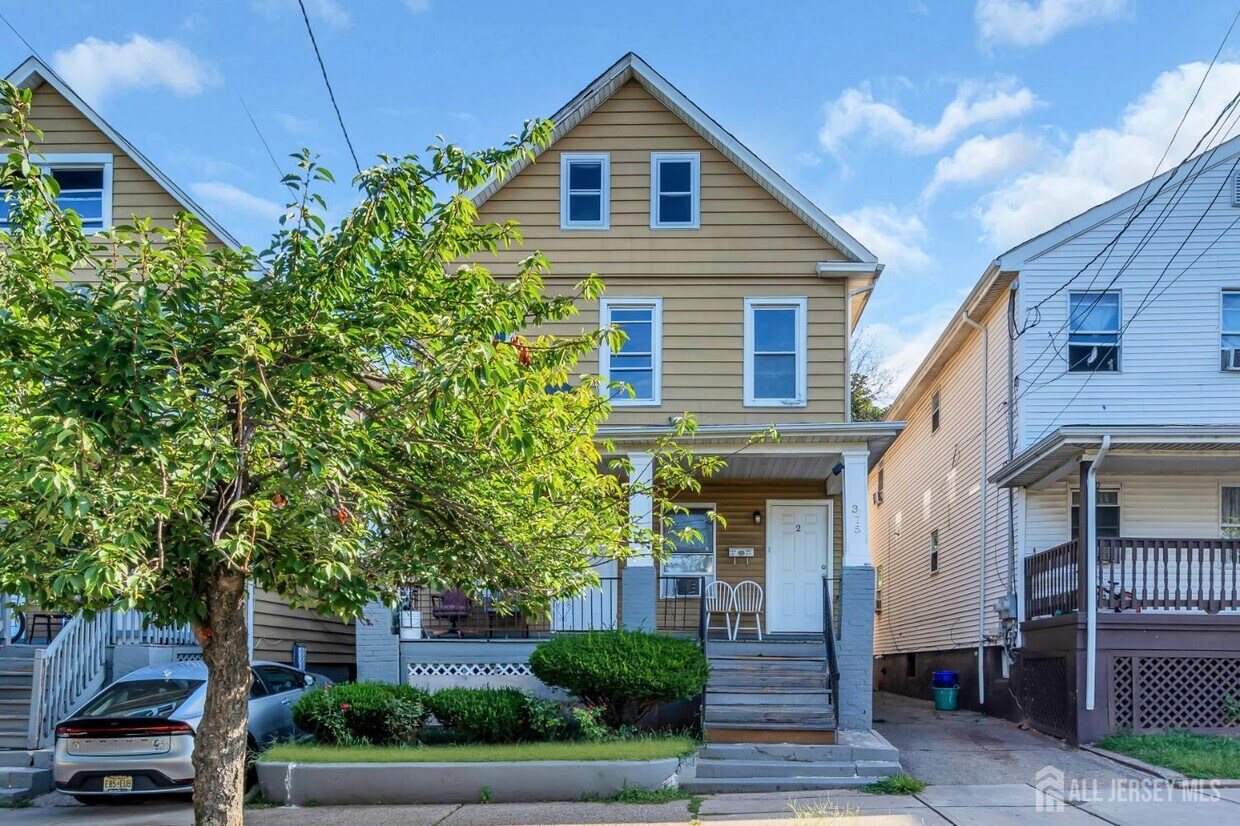 Foto principal - 375 Delavan St