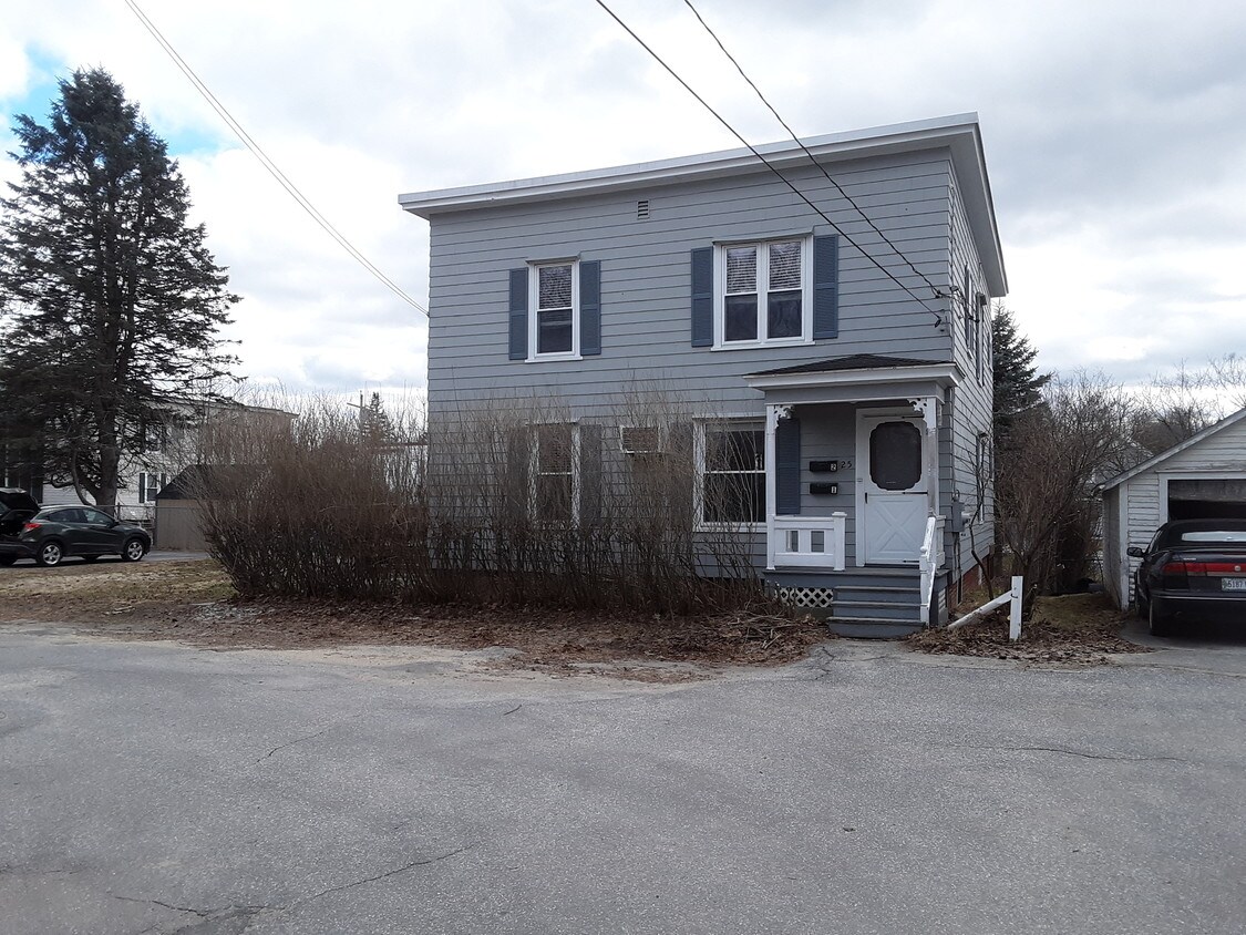 25 Newman St, Lewiston, ME 04240 25 Newman St Lewiston, ME