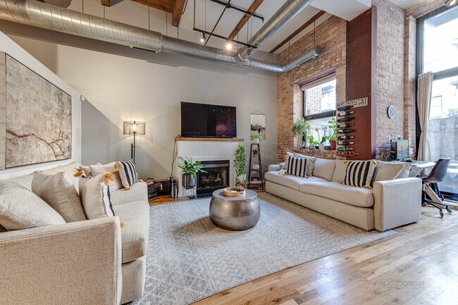 Foto del edificio - 1918 S Michigan Ave