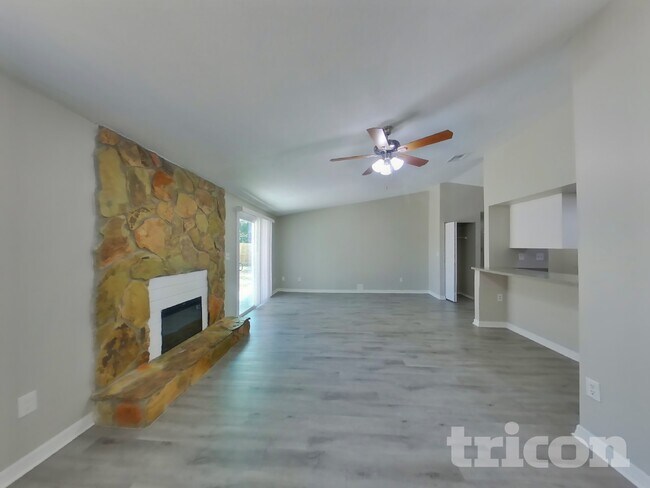 Foto del edificio - 3183 Bee St E