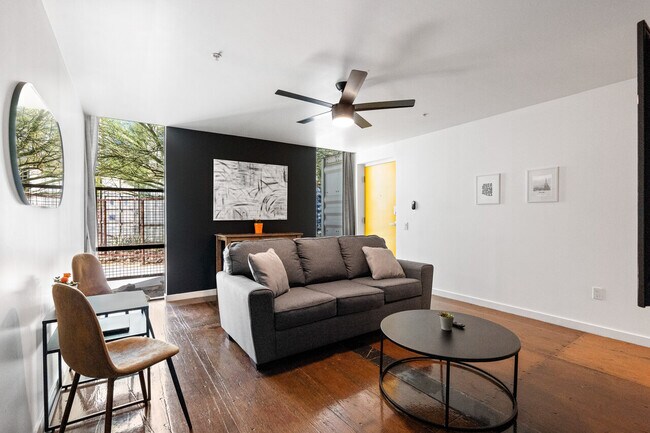 Foto del edificio - Containers on Grand