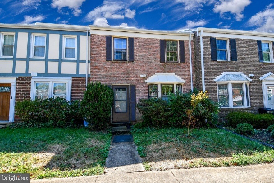 Foto principal - 9619 Nonquitt Dr