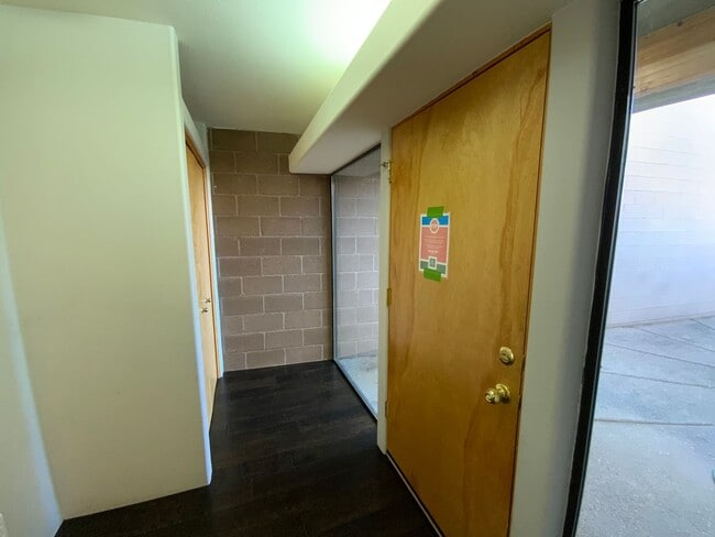 Building Photo - 3 Bedroom Townhome Available Near Eubank Blvd NE & Montgomery Blvd NE!