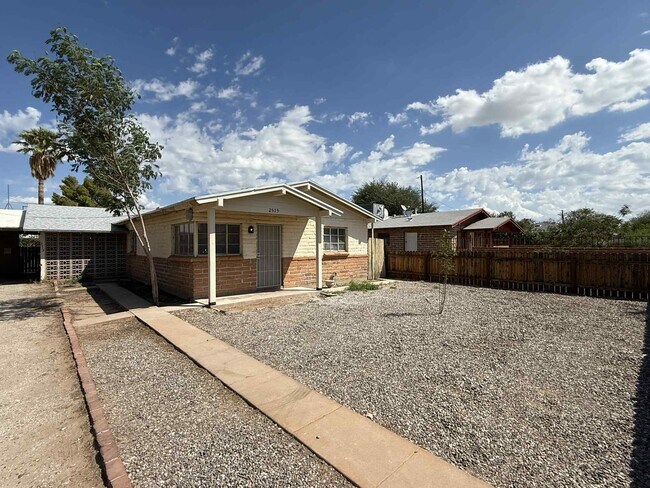 Foto del edificio - 2515 E Linden St