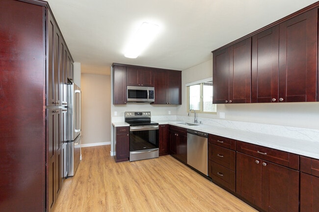 New Custom Kitchen - 5513 Adobe Falls Rd