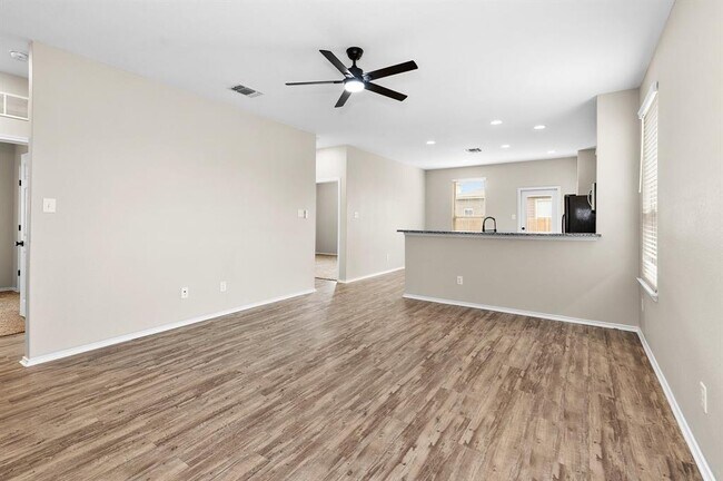 Building Photo - 508 Crane Crest Dr