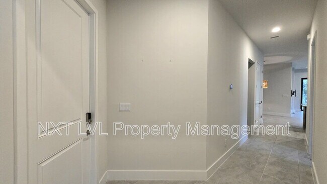 Building Photo - 14851 Loggerhead Dr