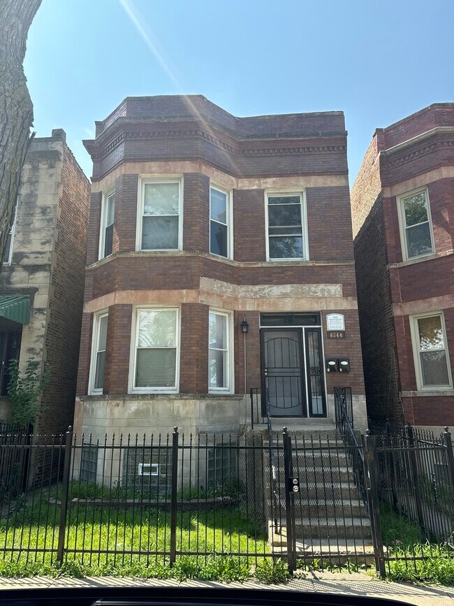Building Photo - 6344 S Eberhart Ave