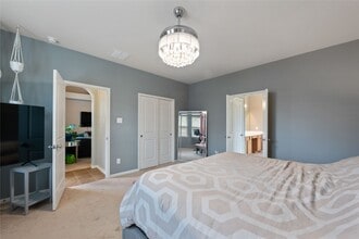 Building Photo - 970 Jennifer St