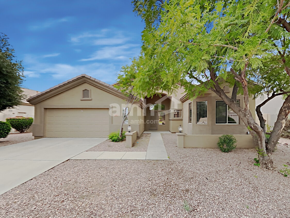 Foto principal - 8027 W Clara Ln
