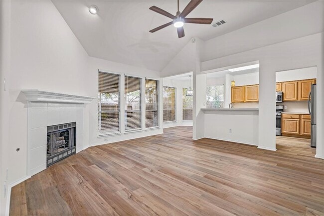 Foto del edificio - 1307 Laurel Glen Blvd