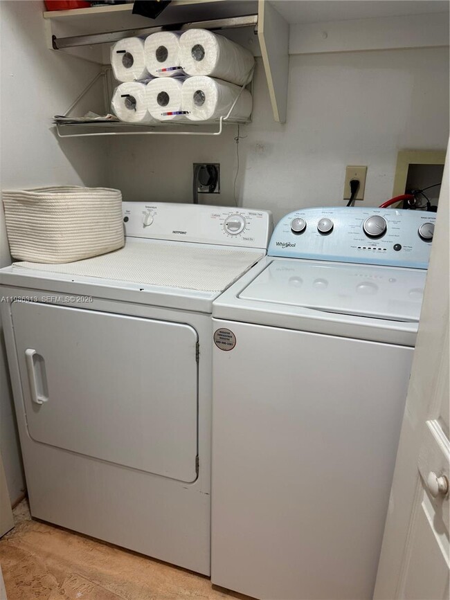 Foto del edificio - 502 SW 158th Terrace