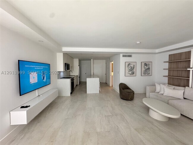 Building Photo - 2899 Collins Ave