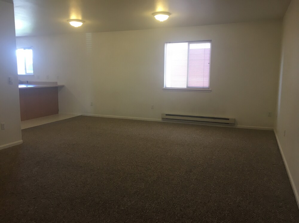 Primary Photo - 1023 E Arnold St