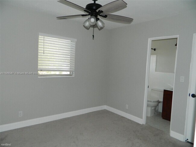 Foto del edificio - 3 br, 2 bath House - 321 NE 58th St