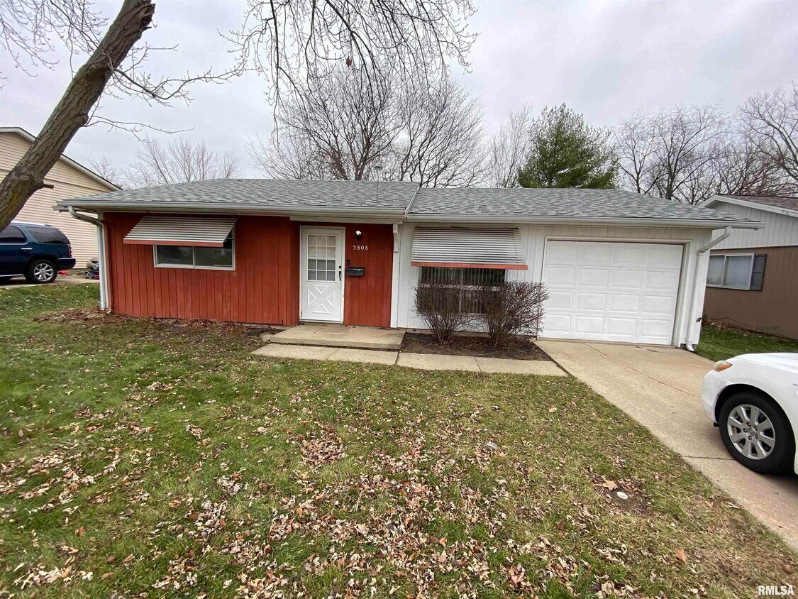 5808 N Frostwood Pkwy, Peoria, IL 61615 House Rental in Peoria, IL