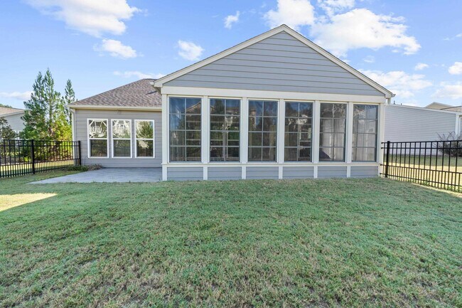 Building Photo - 1011 Lone Oak Rd