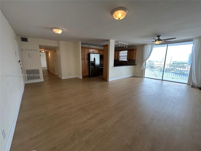 Foto del edificio - 137 Golden Isles Dr