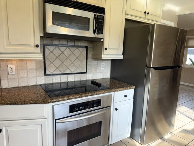 Foto del edificio - 454 W Twain Ave