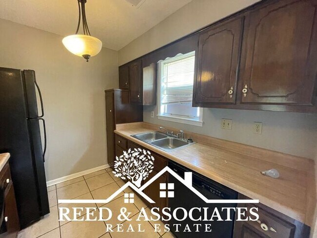 Foto del edificio - Charming Townhome!