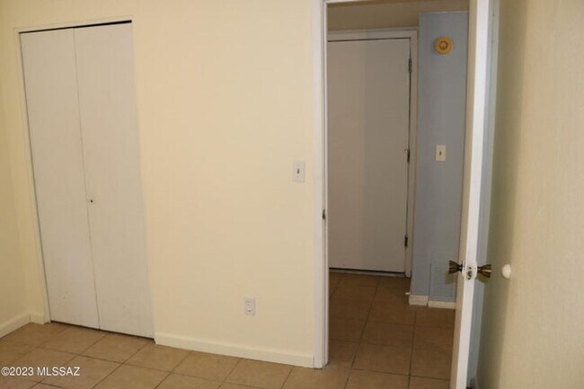 Foto del edificio - Super Northwest Location! Lovely spacious 3 bedroom, 2 bath home with large back yard