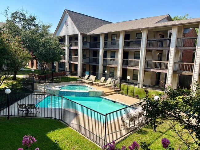 Foto del edificio - 218 N Texas Blvd