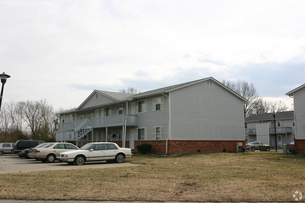 Building Photo - 300-308 Cooper Dr