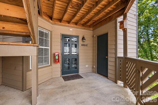 Foto del edificio - 6000 Gray Gate Ln