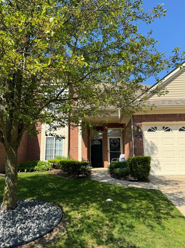 Building Photo - 3498 Eagle Creek Dr