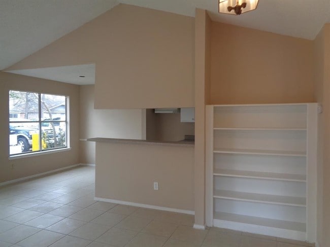 Building Photo - 5518 Farley Dr