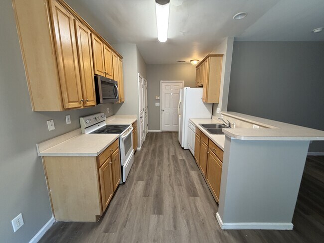Foto del edificio - 6350 Morningview Ct