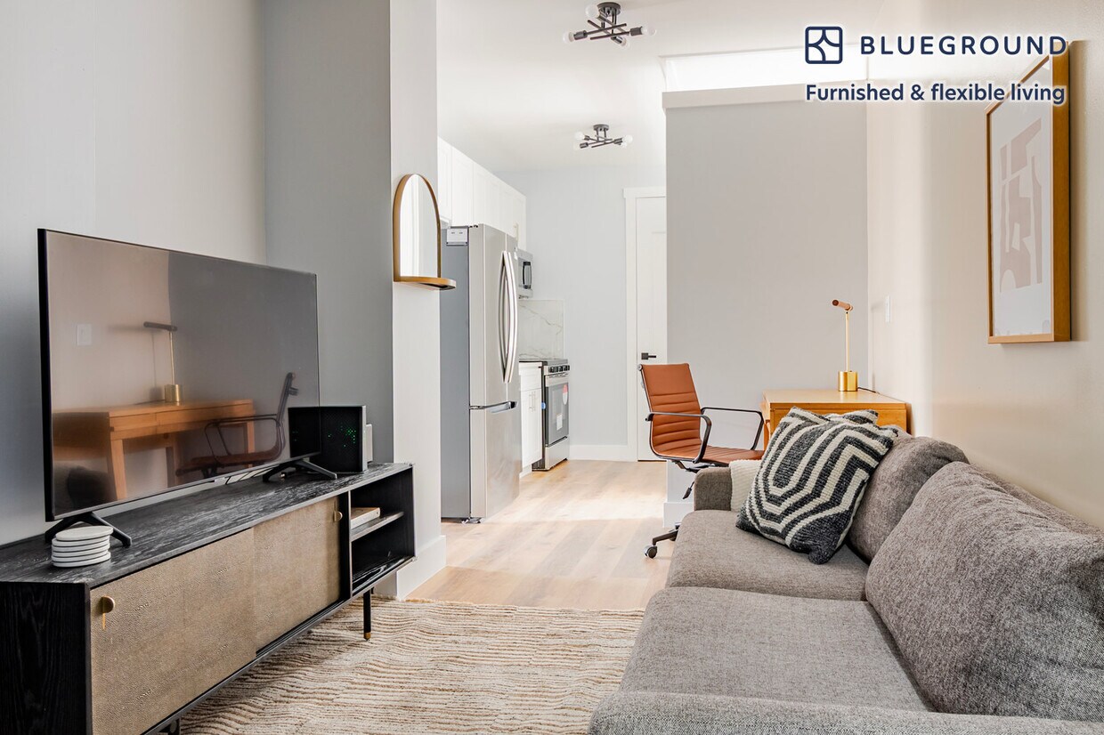Foto principal - 161 W 54th St