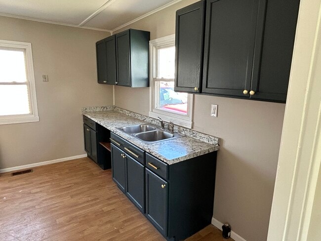 Building Photo - 2658 Elmore Dr
