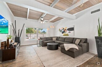 Building Photo - 530 S Manor Dr