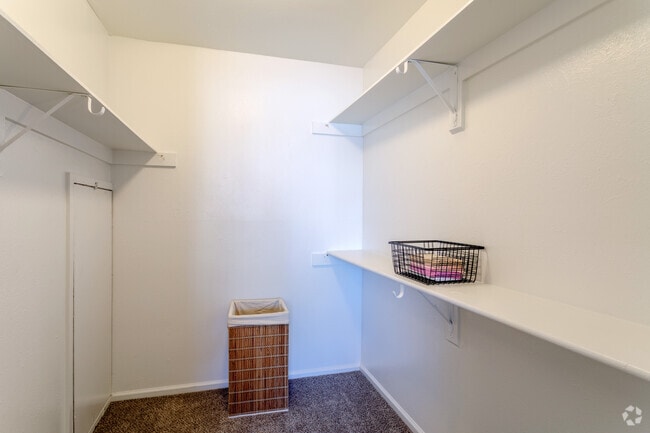1BR, 1BA- 850SF - Ascend at Red Rocks