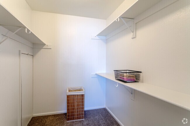 1BR, 1BA- 850SF - Ascend at Red Rocks