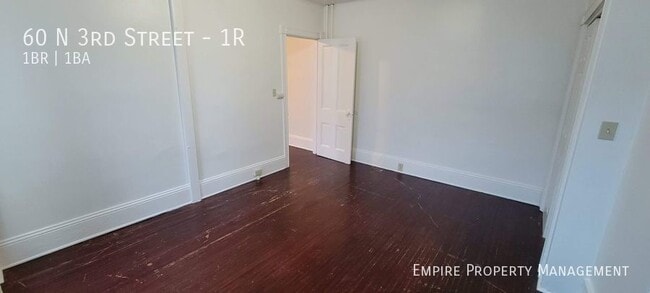 Building Photo - 1st Floor: 1 Bedroom / 1 Bathroom Apartmen...